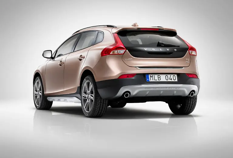 13-Volvo-V40-Cross-Country