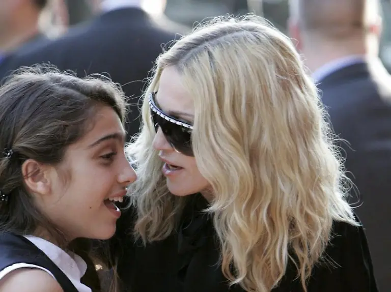 Madonna-hat-in-ihrer-Tochter-Lourdes-eine-richtige-Geschaeftspartnerin