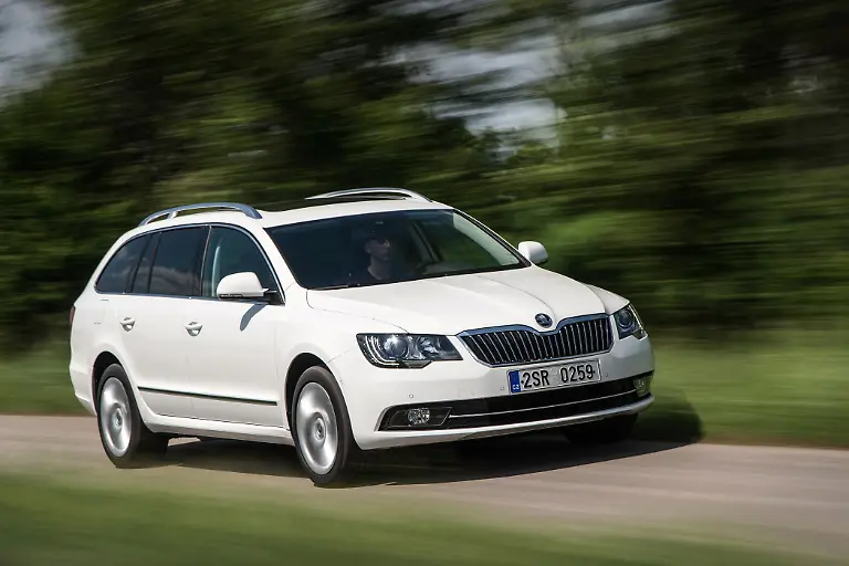 Skoda-Superb-130515-11