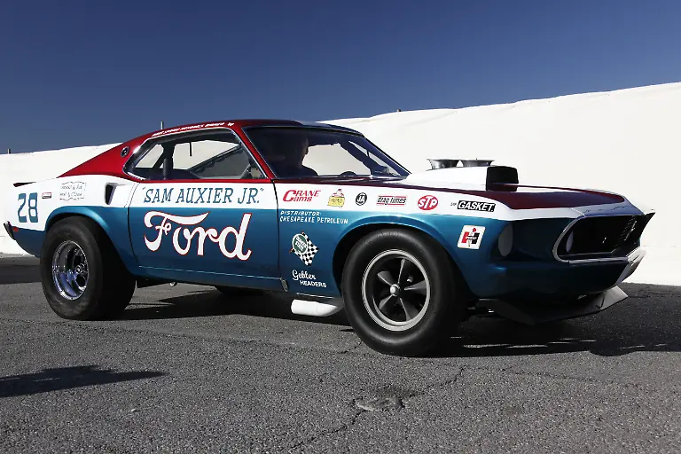 SEMA2012-116776-Mustang-0261