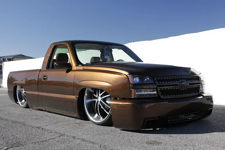 SEMA2012-116127-Silverado-0306