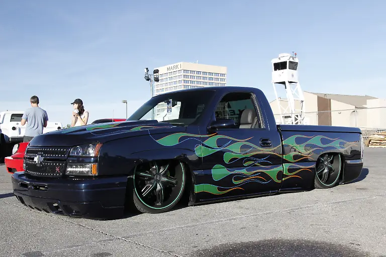 SEMA2012-117683-Silverado-0788