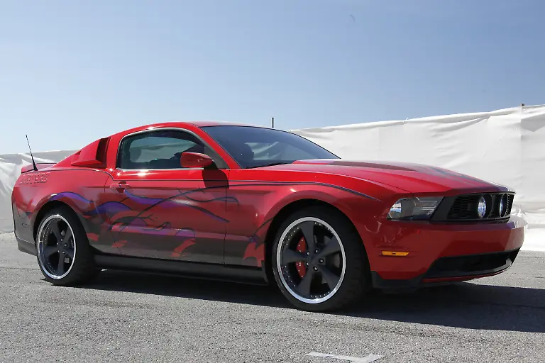 SEMA2012-117611-Mustang-0547