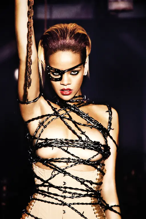 Rihanna-Bild-01-2009-CMS-Source