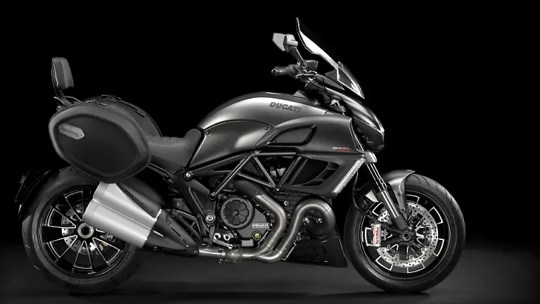 Diavel-Strada-2013-Studio-C01-1920x1080-mediagallery-output-image-1920x1080