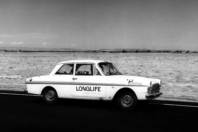 12FordTaunus12M-Weltrekordfahrt1963QuelleFord