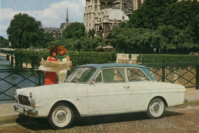 05FordTaunus12M2tuerigAb1962Quelleautodrom