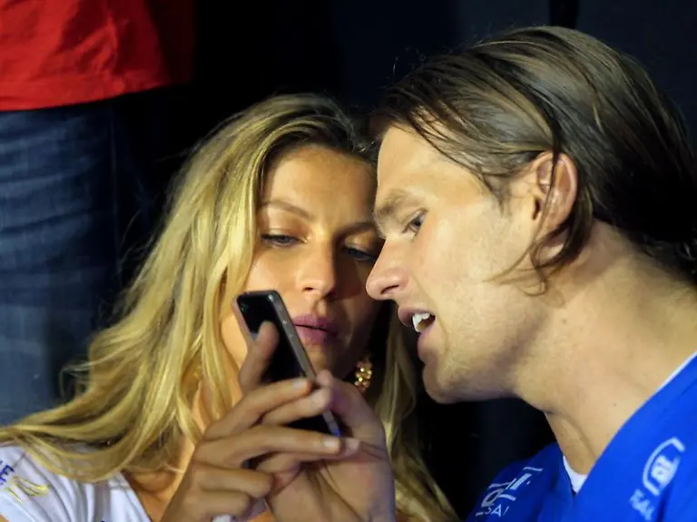 Gisele-Buendchen-Tom-Brady-kriegen-sich-ueber-das-Tema-Haare-nicht-in-die-Haare