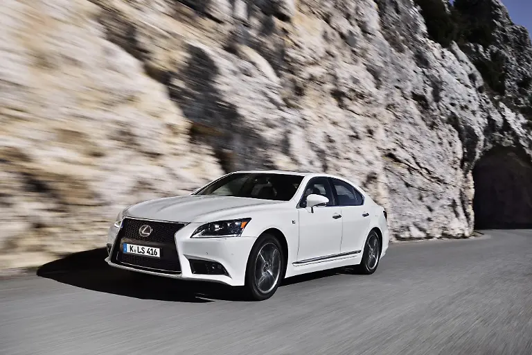 xLexusLS23111205