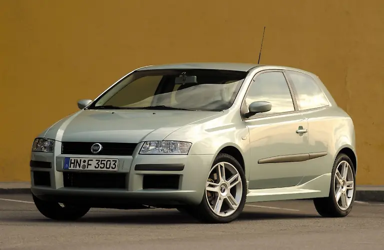 110221-F-HB-Stilo-18