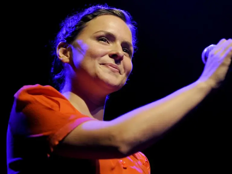 Laut-Media-Control-landete-Emiliana-Torrini-2009-mit-ihrem-Hit-Jungle-Drum-den-Sommerhit-des-Jahres