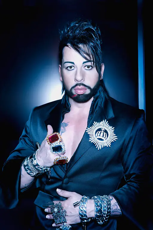 HG-in-der-Senderegie-bei-QVC-b3-Fotocredit-QVC