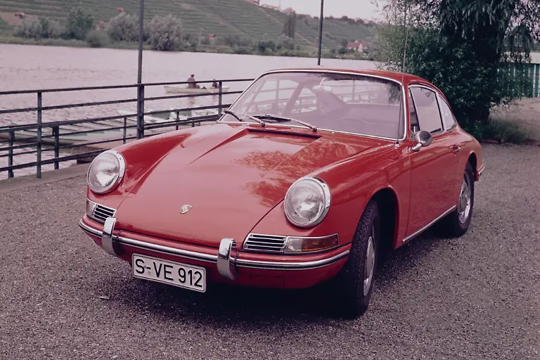 04Porsche912ab1965QuellePorsche