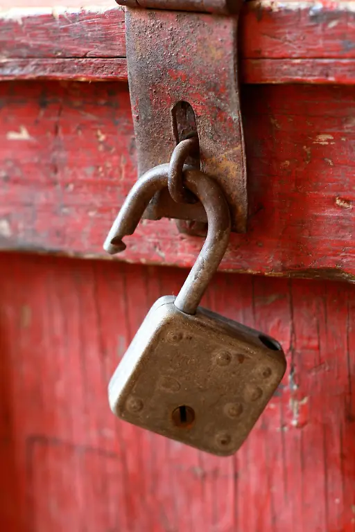 509719-original-R-by-Andreas-Kinski-pixelio-de