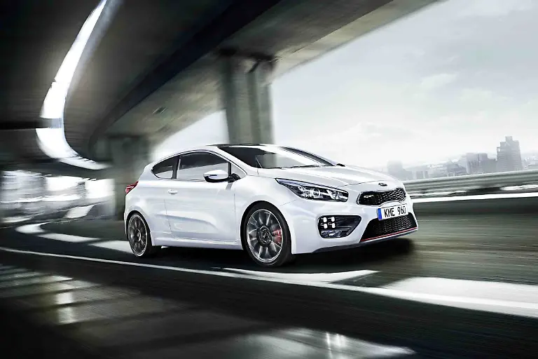 01KiaproceedGT-280113