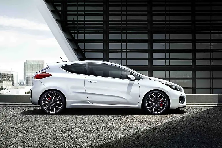 02KiaproceedGT-280113