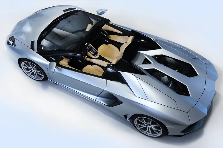 04LamborghiniAventadorSpider121112