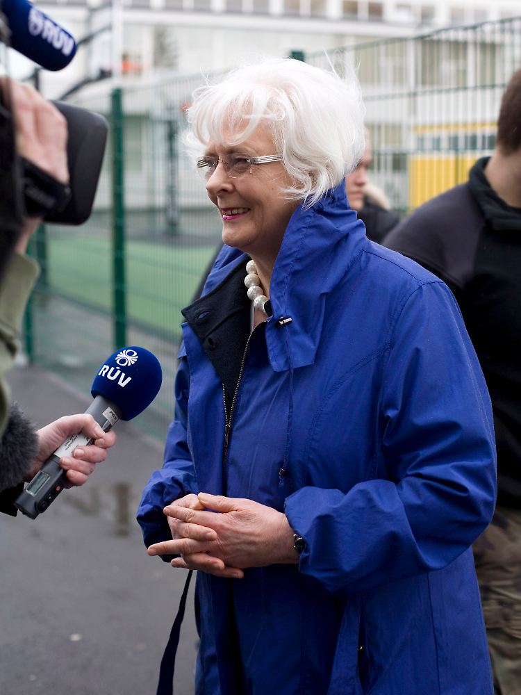 Kurz nach der Stimmabgabe war Ministerpräsidentin Jóhanna Sigurdardóttir noch hoffnungsvoll.
