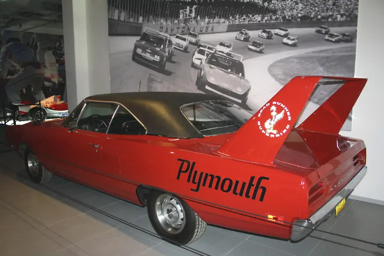 15PlymouthRoadRunner1970Quelleautodrom