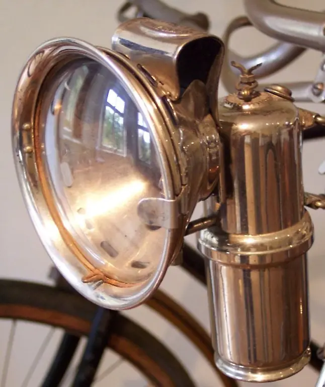 Carbide-lamp-on-a-bicycle