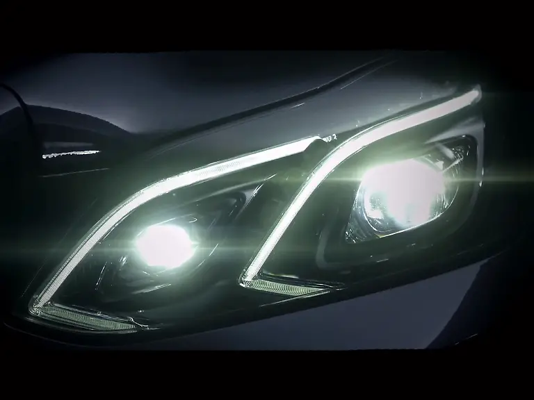 Mercedes-E-Klasse-2013-Facelift-Licht-Design-Tagfahrlicht-01
