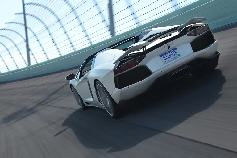 05LamborghiniAventadorRoadster010213