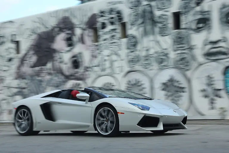 03LamborghiniAventadorRoadster010213