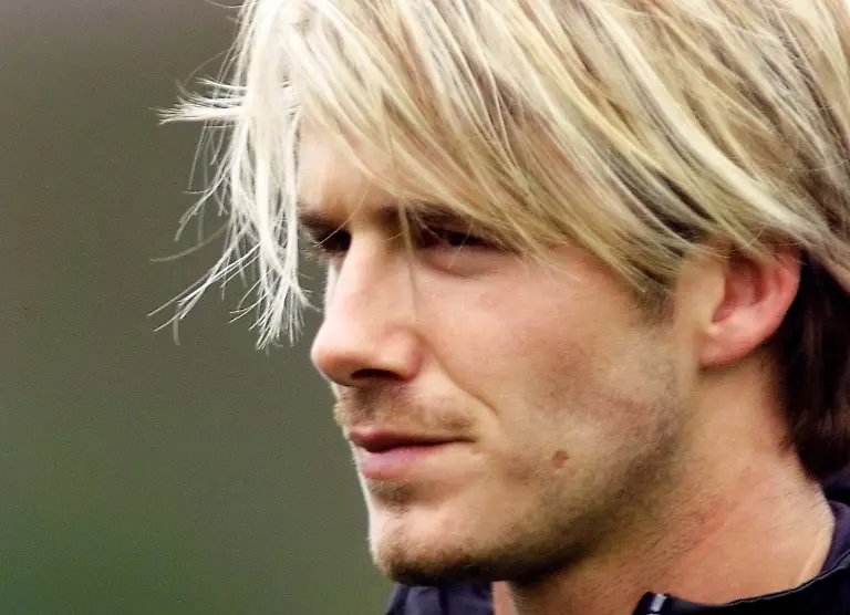 Beckham-Portrait-lange-Haare
