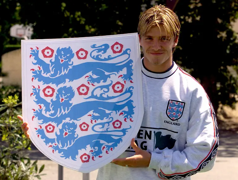 Beckham-Nationalmannschaft-98-3-Loewn