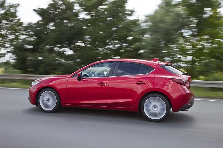 Mazda3-2013-Hatchback-action-20-jpg300