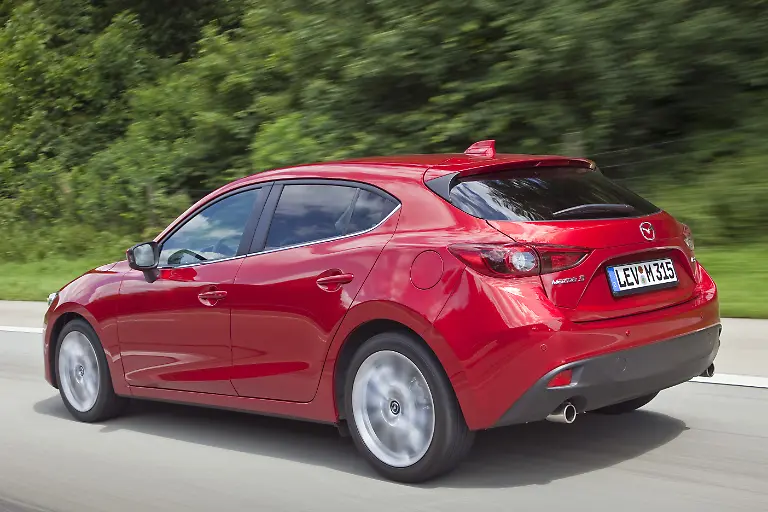 Mazda3-2013-Hatchback-action-10-jpg300