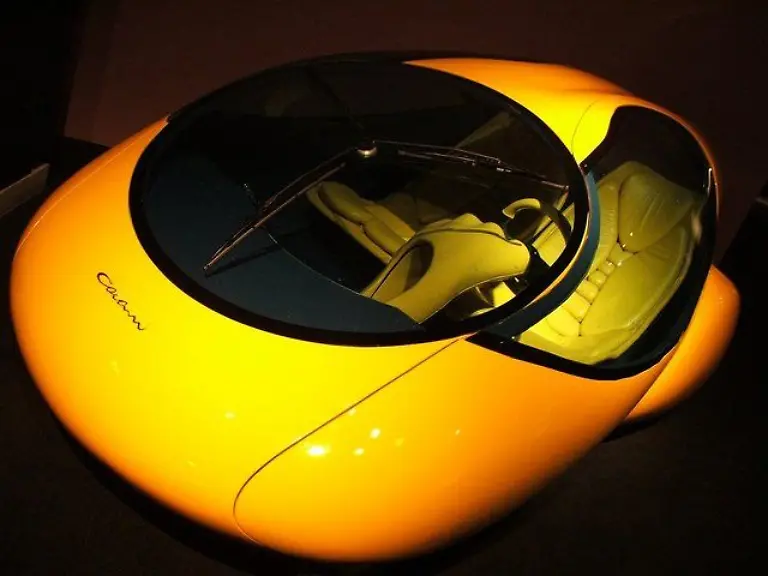 2006-Colani-Yellow-Egg-city-car-04