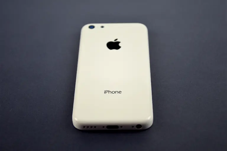 Apple-iPhone-5C-09