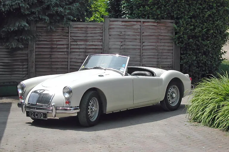 03-1959-MGA-Twin-Cam