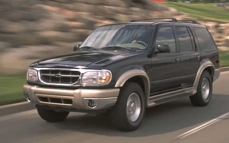 2001-Ford-Explorer-front-right-view