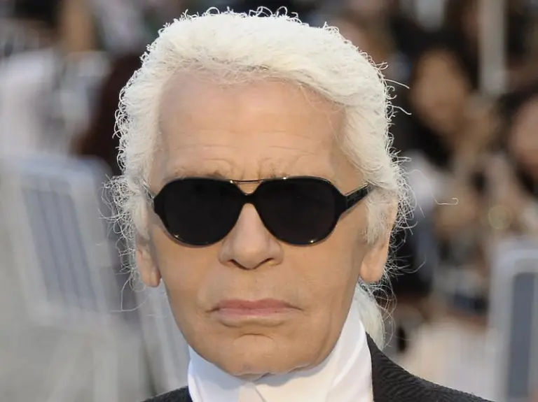 Zwei-Tage-fuenf-selbstgepackte-Koffer-Karl-Lagerfeld