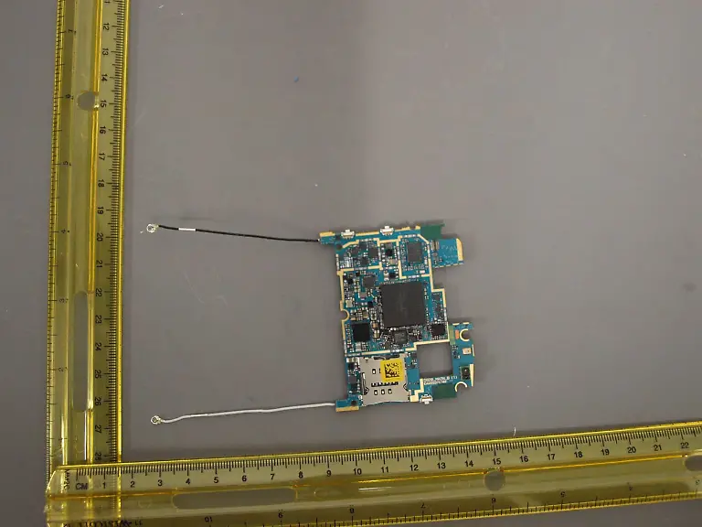 167660910-LG-D820-internal-FCC-photos-17