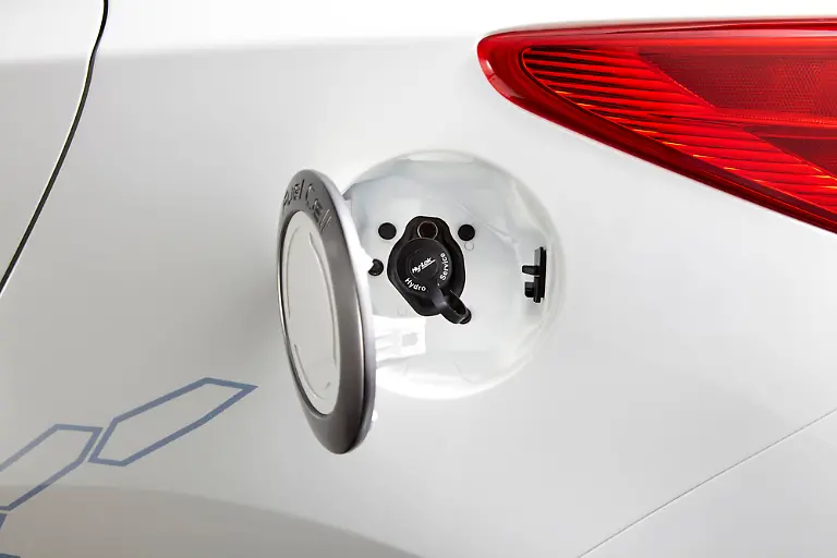 ix35FC-hydrogen-hole-300