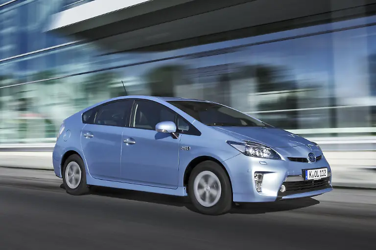 01ToyotaPriusPlugIn230812