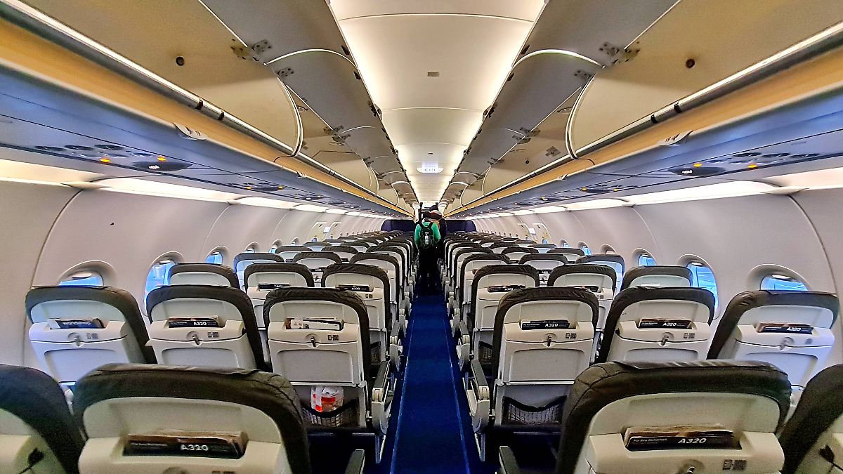 Forscher warnen vor Problemen: Studie: Flugzeug-Evakuierungen verlaufen deutlich zu langsam