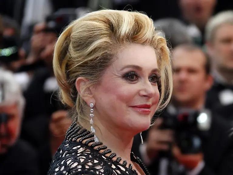 Auch-Catherine-Deneuve-spuert-ihr-Alter