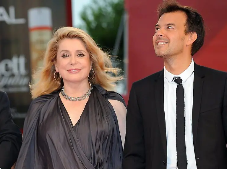 Der-Regisseur-und-sein-Star-Francois-Ozon-und-Catherine-Deneuve-in-Venedig