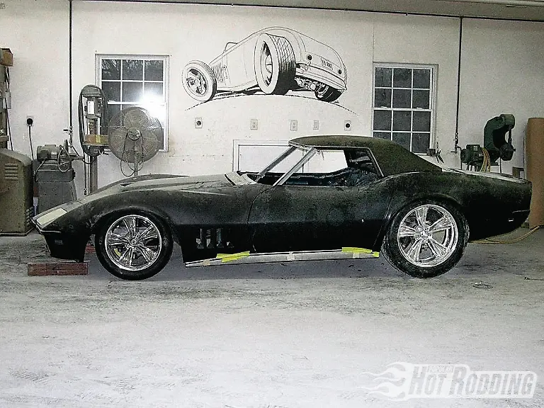 1304phr-35-o-top-projects-for-SEMA-2013-1969-corvette