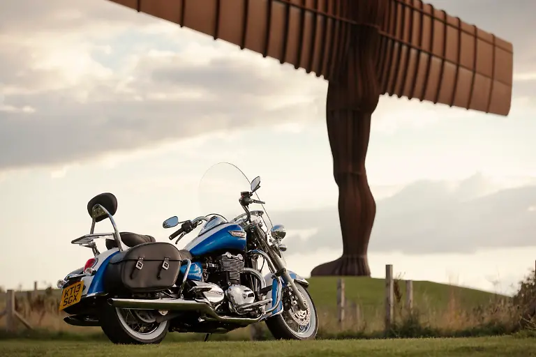 Triumph-Thunderbird-LT-1