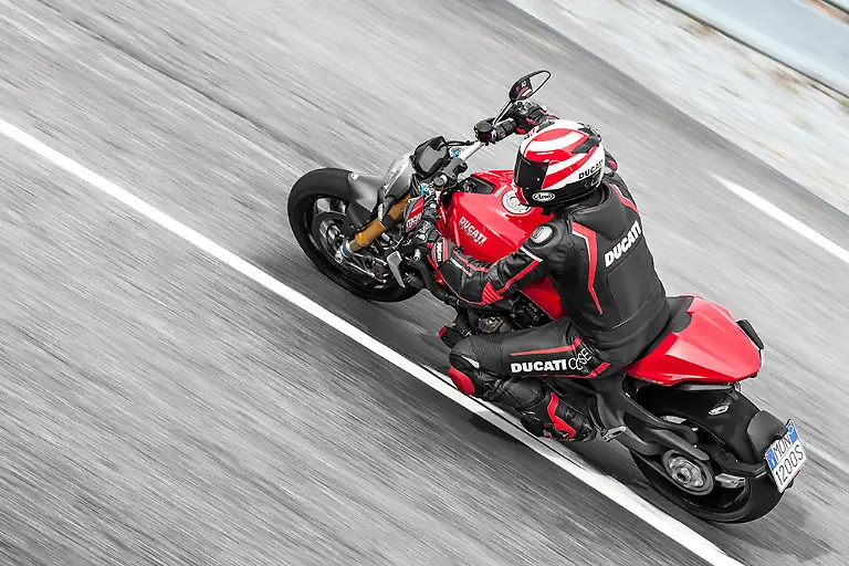 120-Ducati-Monster-1200S-jpg-2658498