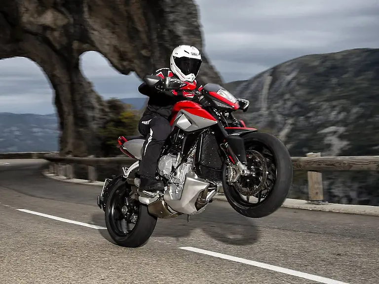 mv-agusta-rivale-800-2014-03