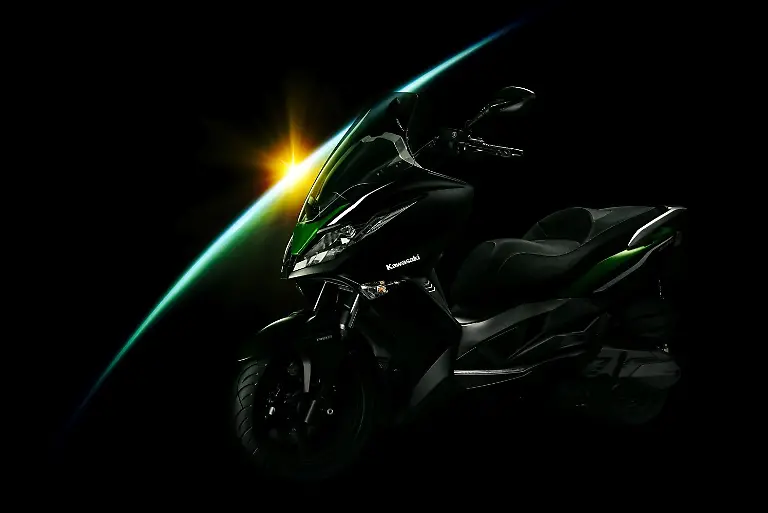 110513-2014-kawasaki-j300-02