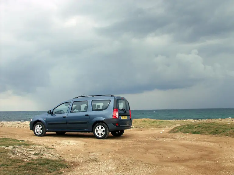 dacia-tries-to-conquer-europe-with-lcvs-2377-1