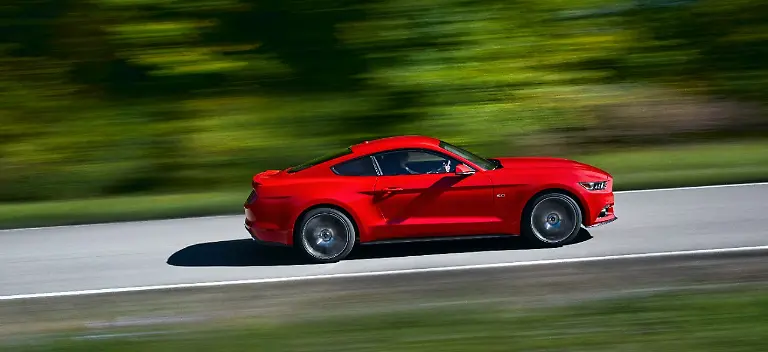 15FordMustang-08-HR