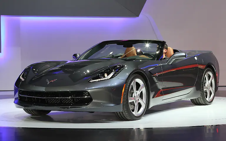 2014-Chevrolet-Corvette-Stingray-Convertible-front